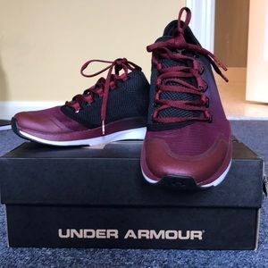 Brand new Under armour charged sneakers